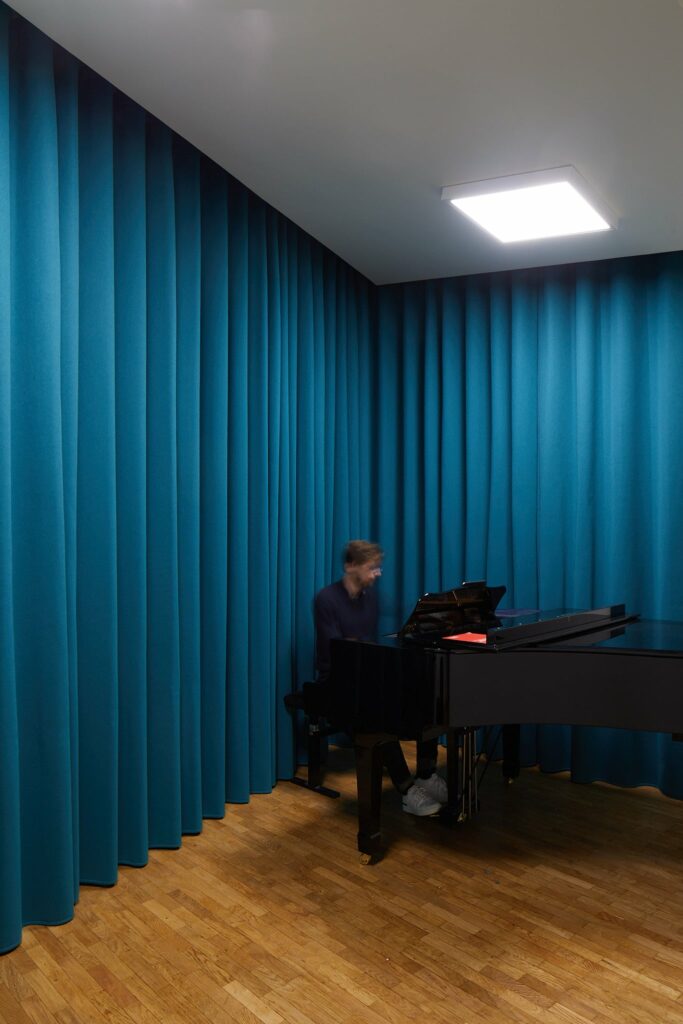 Mavotrans_geluidsabsorptie_Texaa_Veilo_gordijnen_musiek_Conservatoire-Paris_04