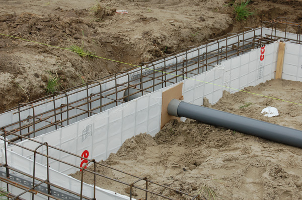 Eenvoudig doorvoeren maken door Mavofil bekistingssysteem voor balkenfundering