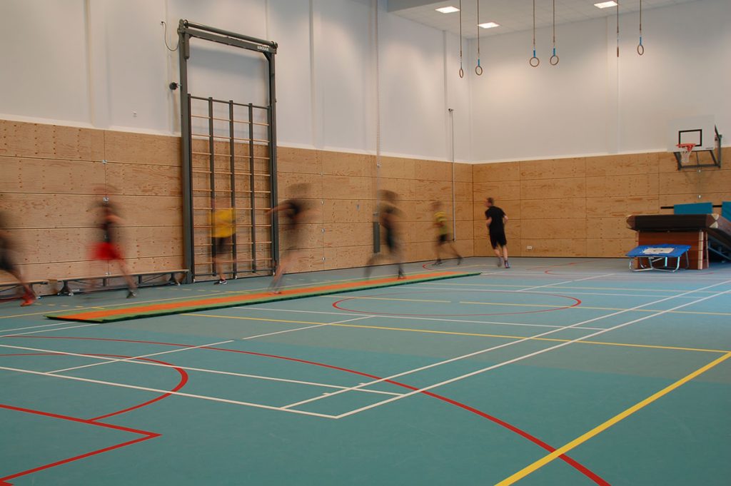 Akoestische zwevende vloer in de sportzaal van Brede school Het Dok